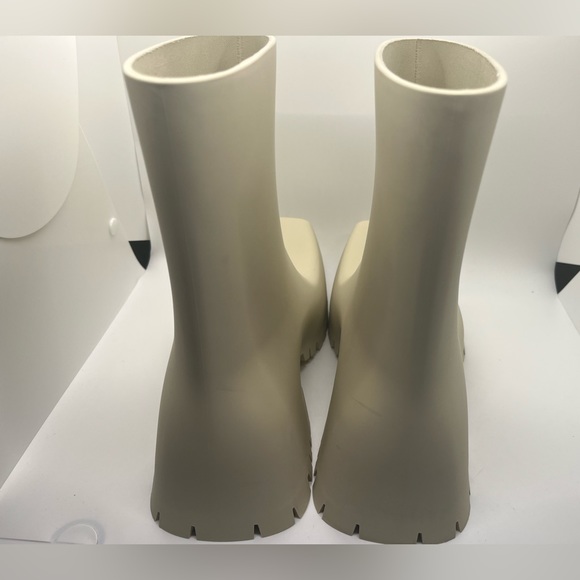 Balenciaga Trooper Rubber Boots - Picture 4 of 9